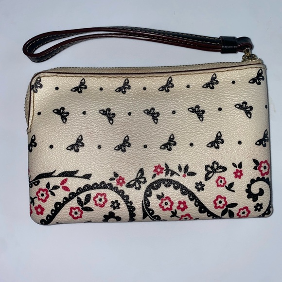 Coach - Picture 2 of 4